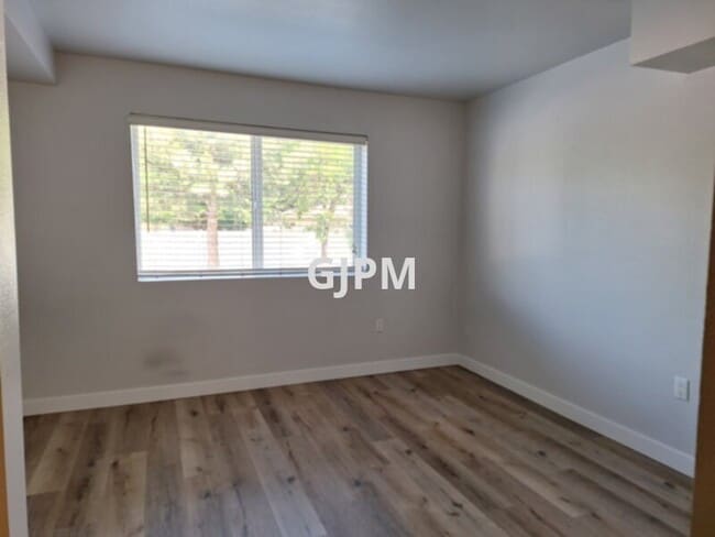 Building Photo - Within Walking Distance to CMU and St. Marys