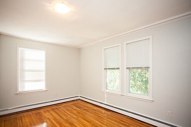 Building Photo - 5 Munroe St