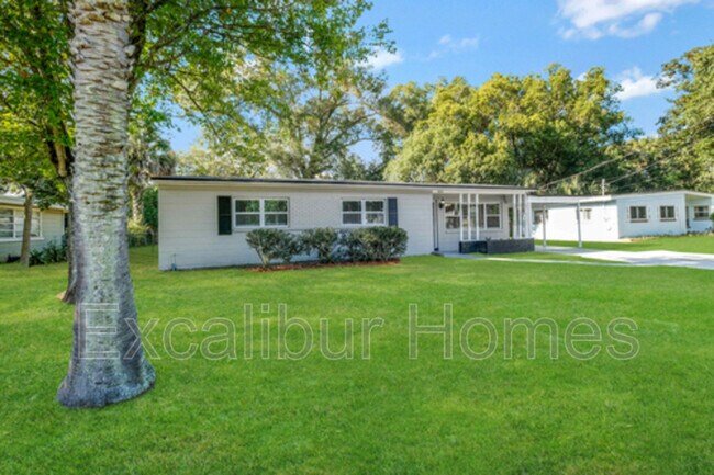 Building Photo - 3934 Rendale Dr N