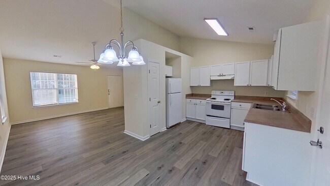 Foto del edificio - 4264 Sunglow Dr