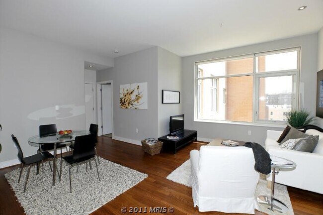 Building Photo - 1348 Euclid St NW