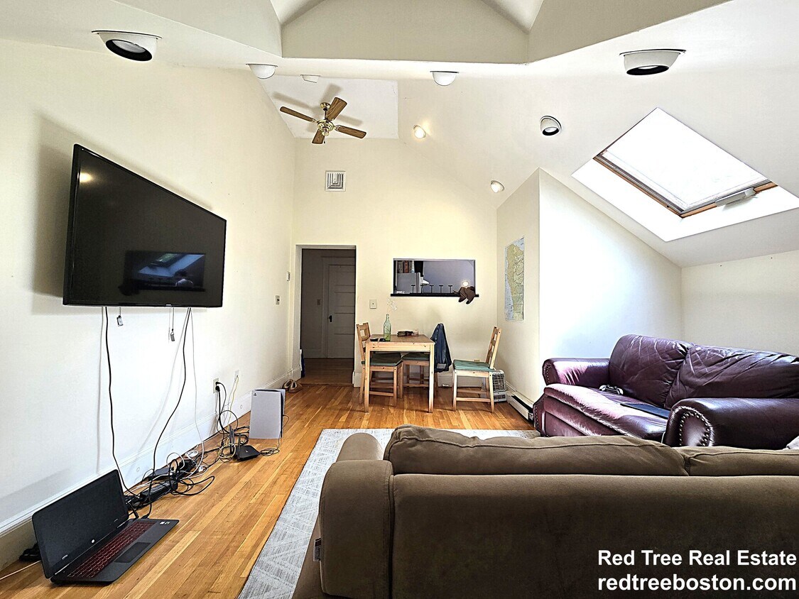 Foto principal - 747 Washington St