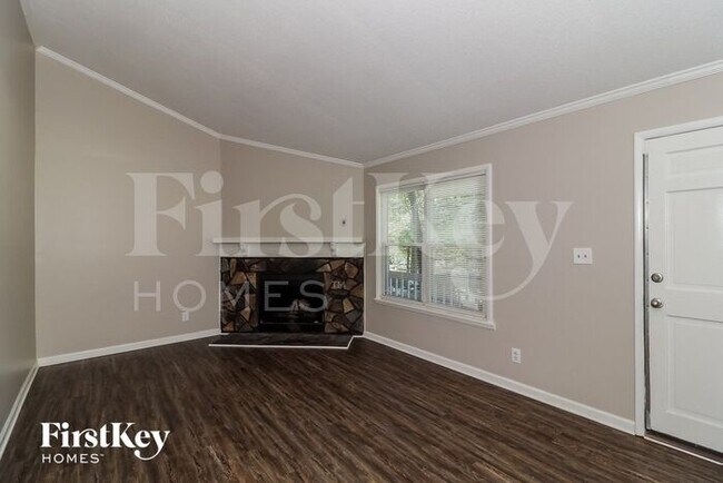 Building Photo - 3210 Oakbrook Ln