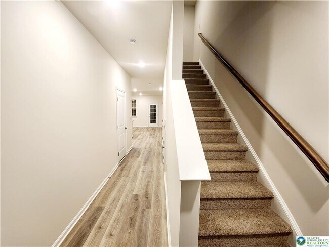 Building Photo - 1266 Susan Cir