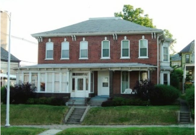 Building Photo - 412 Iowa Ave