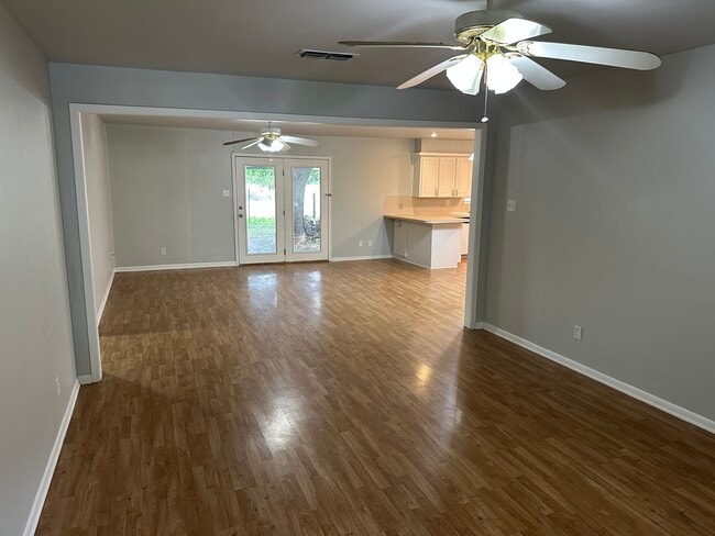 Building Photo - 1614 Venus Dr