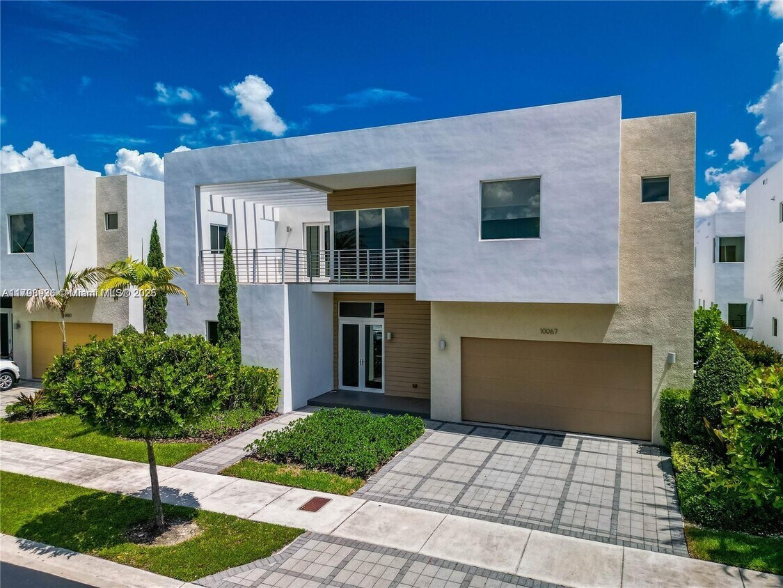 Foto principal - 10067 NW 75th Terrace