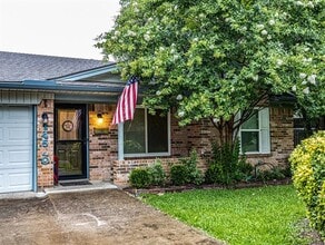 Building Photo - 14520 Shoredale Ln