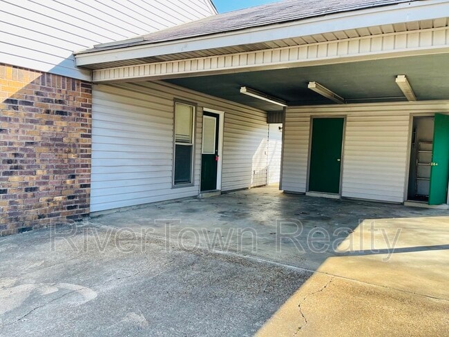 Photo - 6390 Sandhurst Rd House