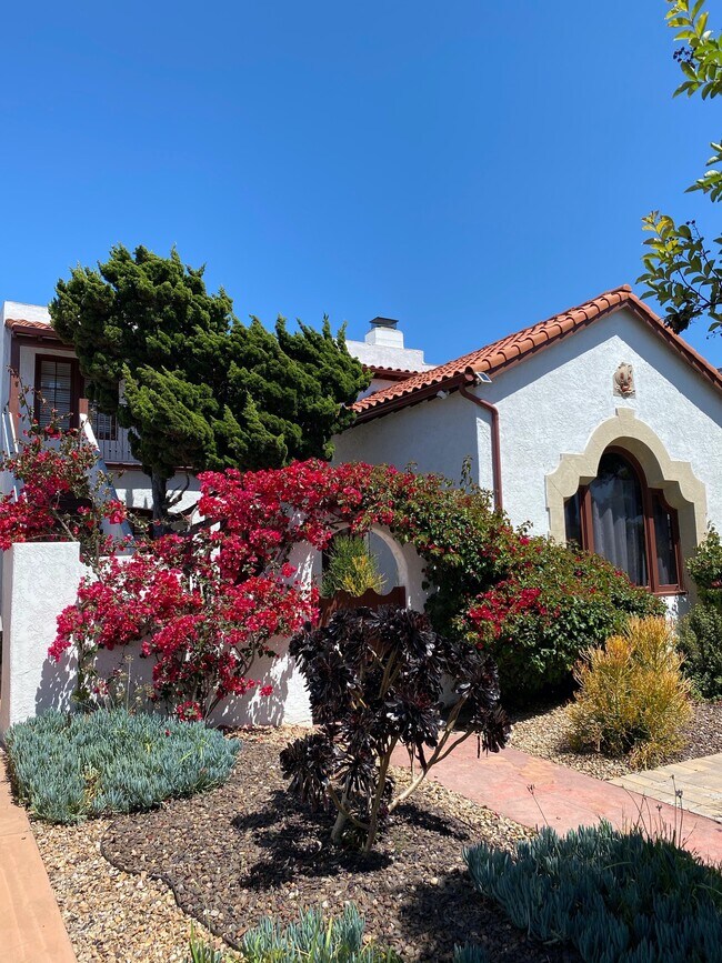 Building Photo - 2825 33rd St