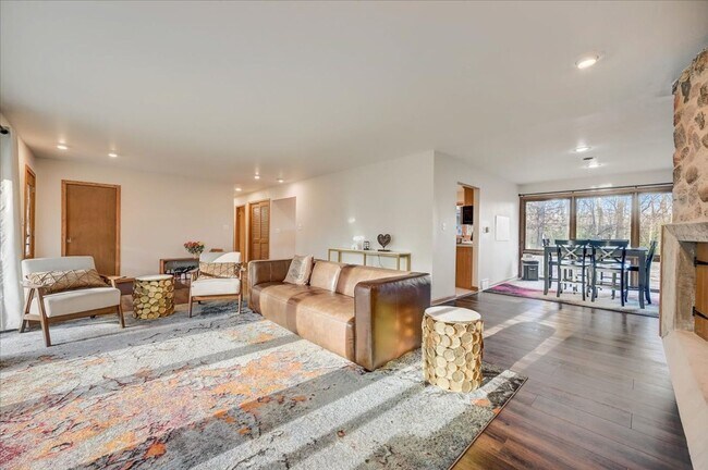 Foto del edificio - Spacious Elm Grove 3BR/2BA Ranch Single Fa...