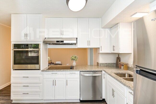 Building Photo - 3068 Menlo Park Dr