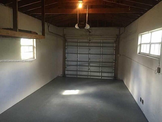 Foto del edificio - 15195 NE 2nd Ave