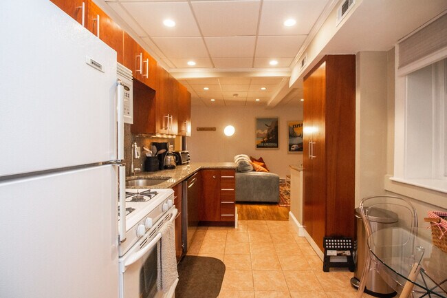 Foto del edificio - 1253 Beacon St