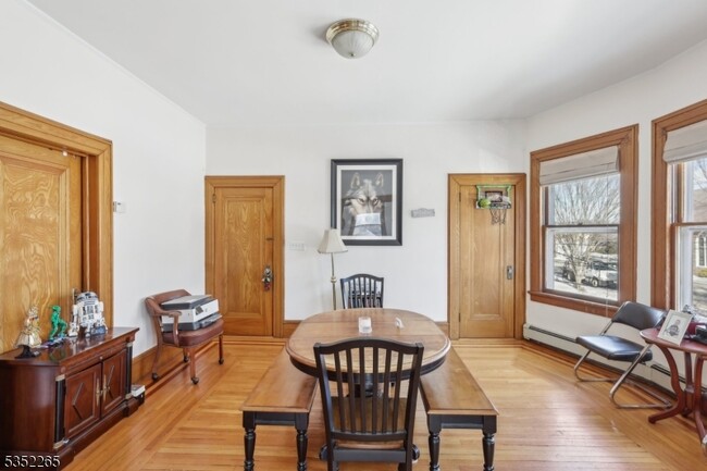 Foto del edificio - 587 Wyckoff Ave