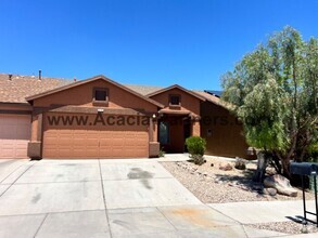 Building Photo - 2145 E Calle Gran Desierto