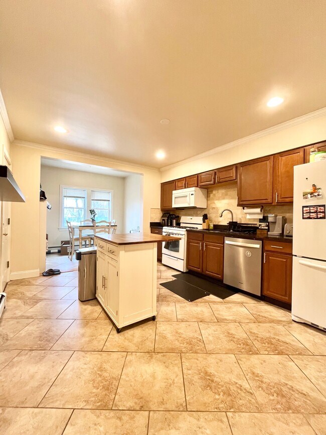 Foto del edificio - 716 E 6th St