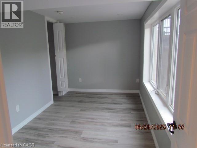 Photo du bâtiment - 57 Irwin Ave