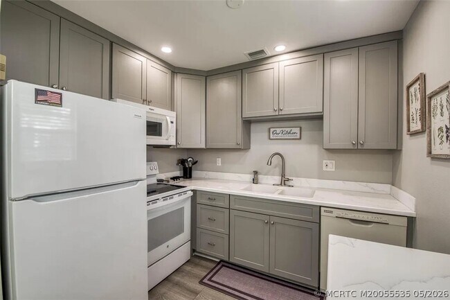 Foto del edificio - 2929 SE Ocean Blvd