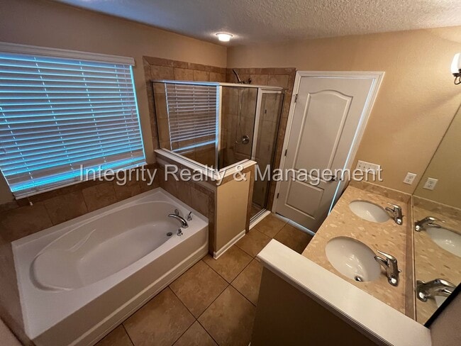 Building Photo - 3 bed/2 bath in Orange Park