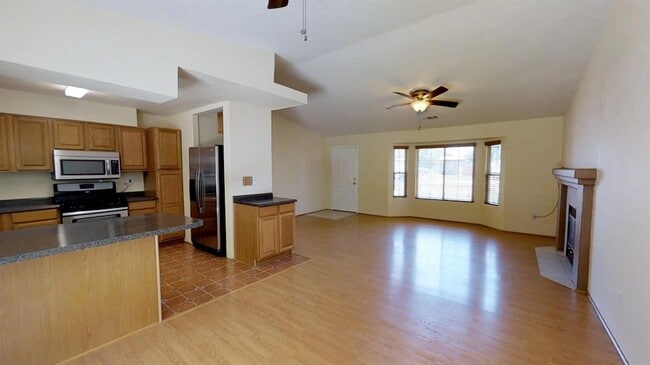 Building Photo - 600 Hazelhurst Way