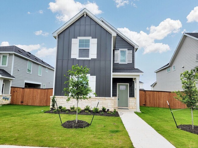 Foto del edificio - Spacious 4/BR 2.5/BA Retreat with Fenced Y...