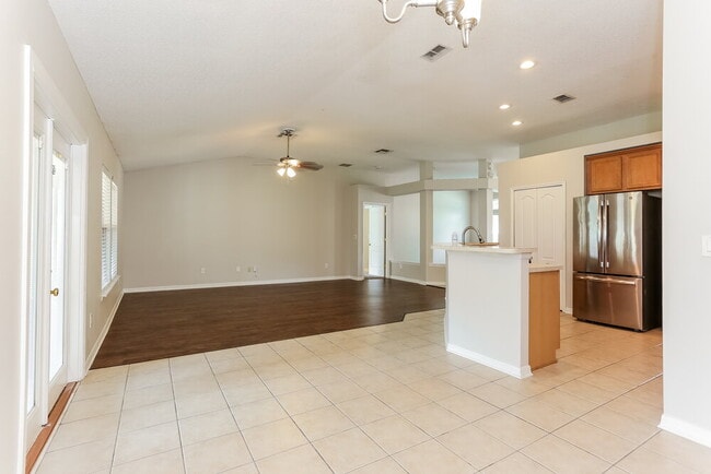 Foto del edificio - 2392 Watermill Dr