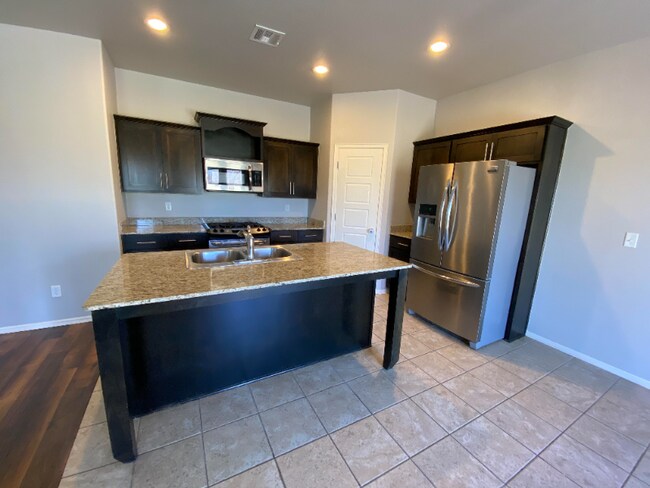 Foto del edificio - 8849 E 160th St S