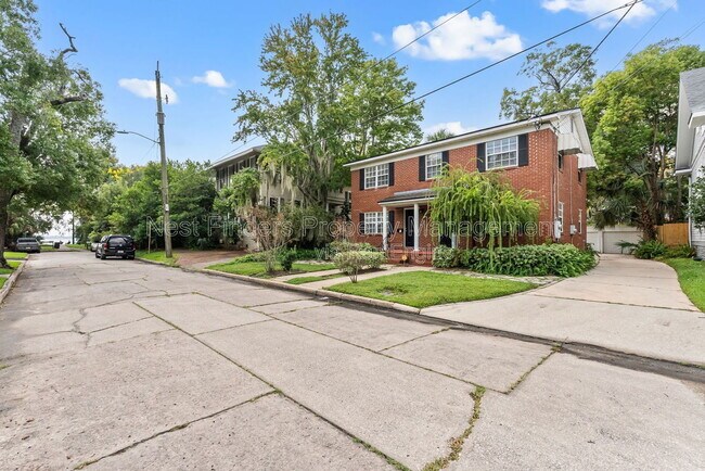 Foto del edificio - 1838 Cherry St