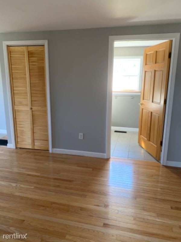 Building Photo - 1 br, 1 bath Apartment - 9 W Fountain Hill Rd