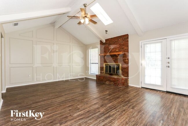 Building Photo - 601 Betsy Ross Dr