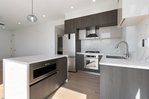 Foto del edificio - 7729 N Eastlake Terrace