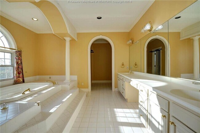Foto del edificio - 4002 Pinnacle View Dr