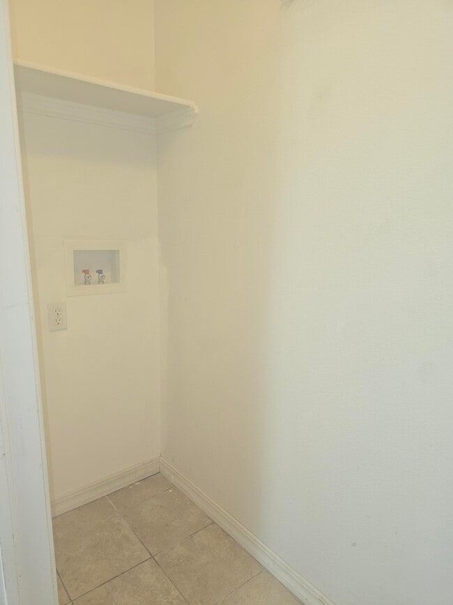 Building Photo - 474 Duffy Dr