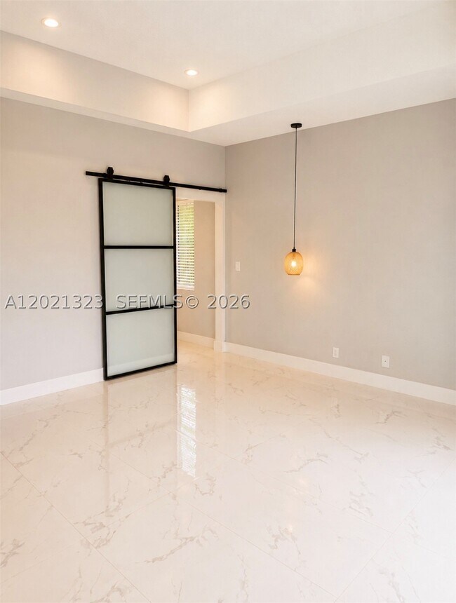 Building Photo - 354 Mallard Dr