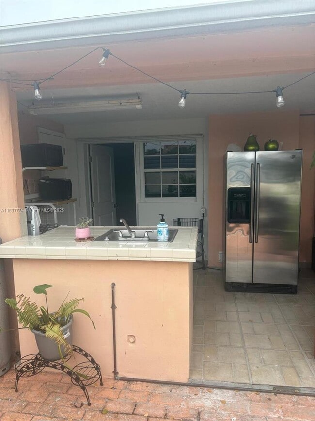 Foto del edificio - 8953 SW 8th Terrace