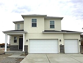 Building Photo - 1218 Peterson Ln