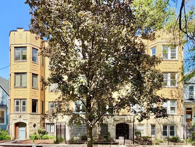 Building Photo - 3430 W Parker Ave