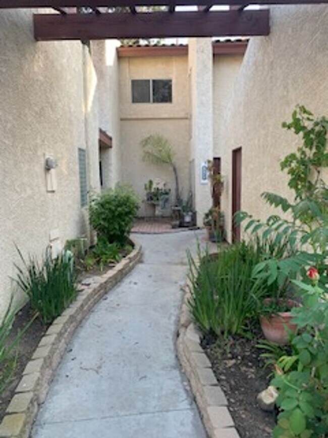 Foto del edificio - 2 Bedroom 1 Story Town Home