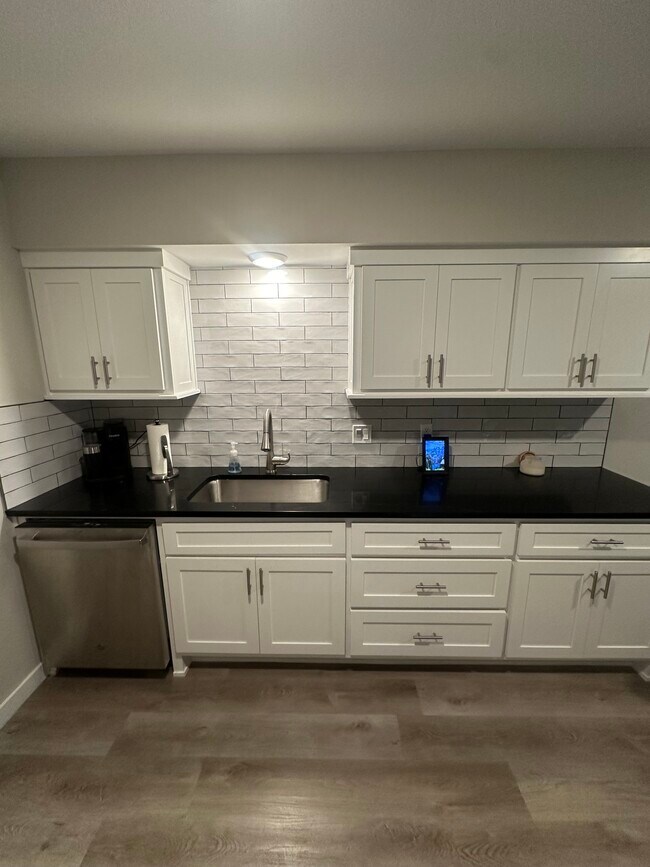 Foto del edificio - 754 W Poplar St