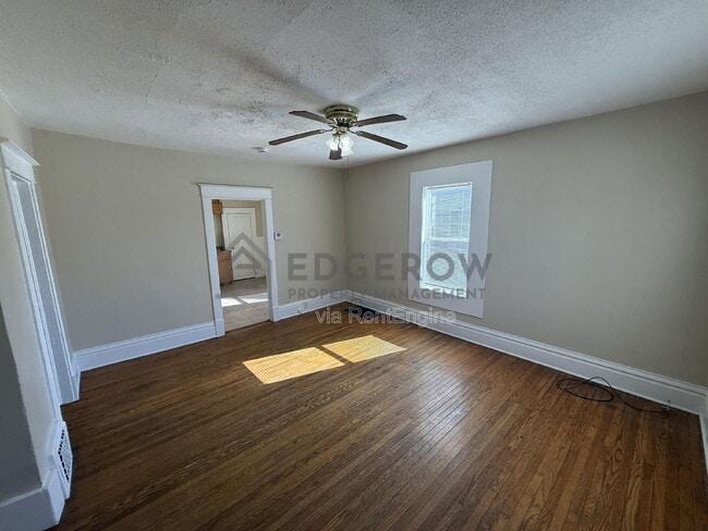 Foto del edificio - 742 Mc Reynolds Ave NW