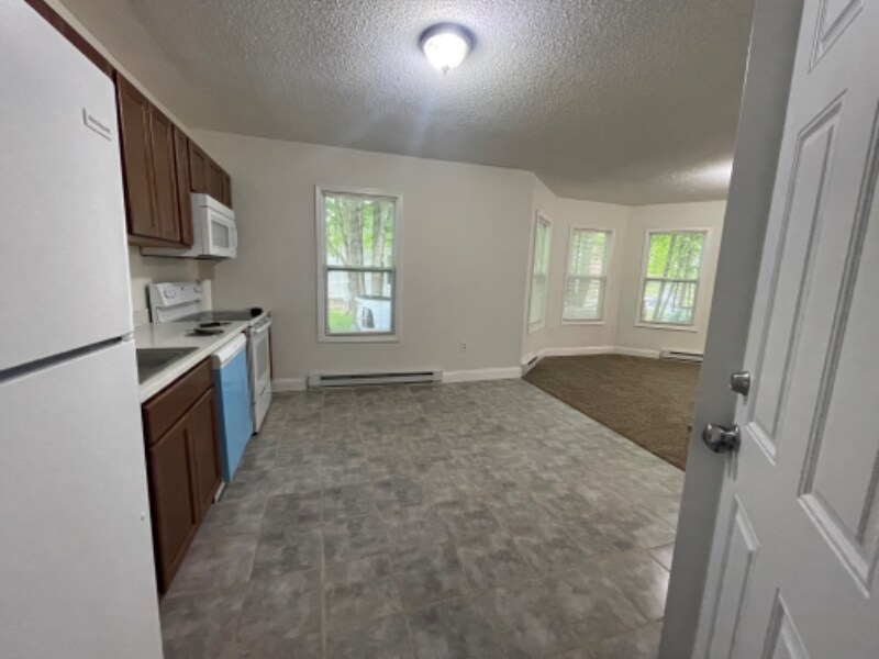 549 Ash St Unit 1, Windham, CT 06226 Apartment for Rent in Windham