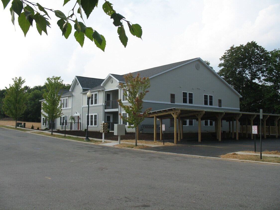 501905 Mattern Orchard Dr, Hollidaysburg, PA 16648 Apartments in