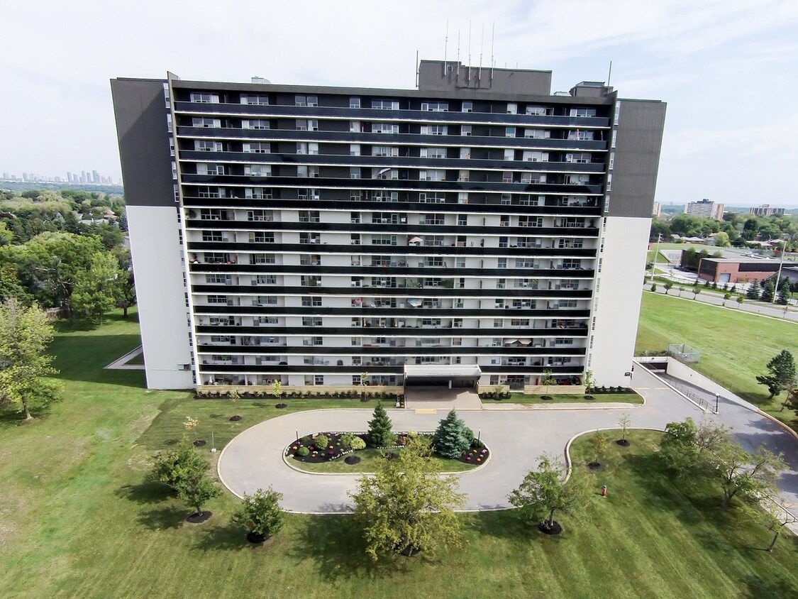 2250 Homelands Dr, Mississauga, ON L5K 1G8 Apartments 2250 Homelands