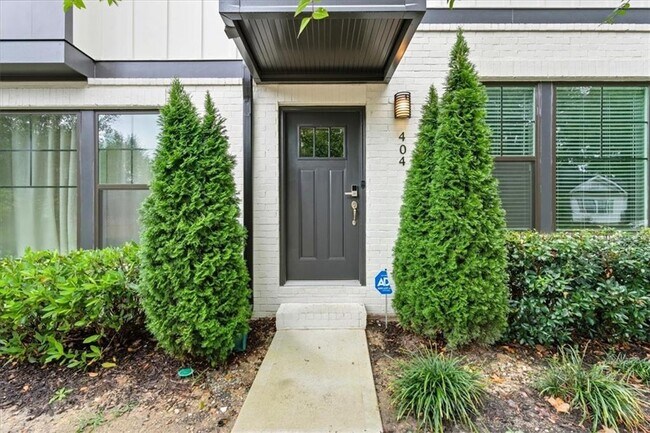 Foto del edificio - 2030 Main St NW