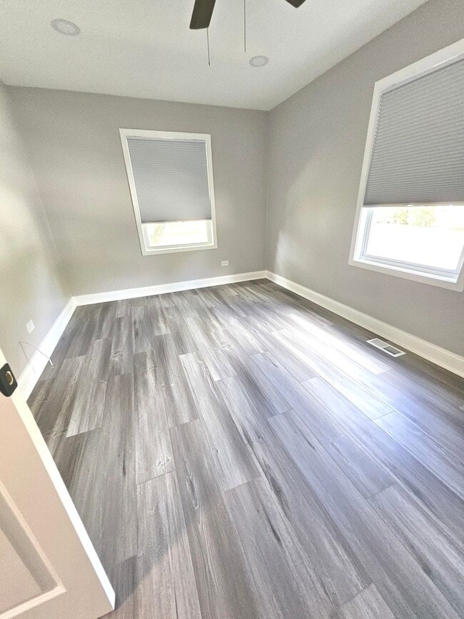 Building Photo - 456 W Inverrary Ln