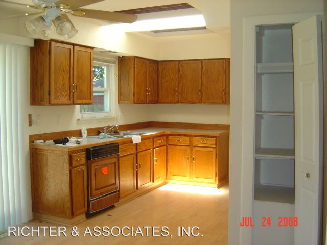 Building Photo - 812 Denice St