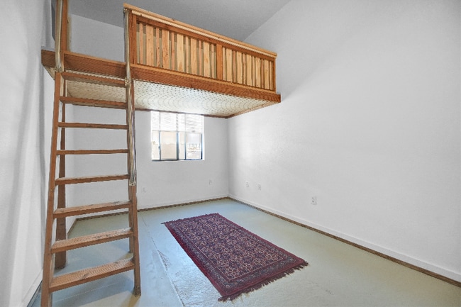 Foto del edificio - 1092 Calcot Pl