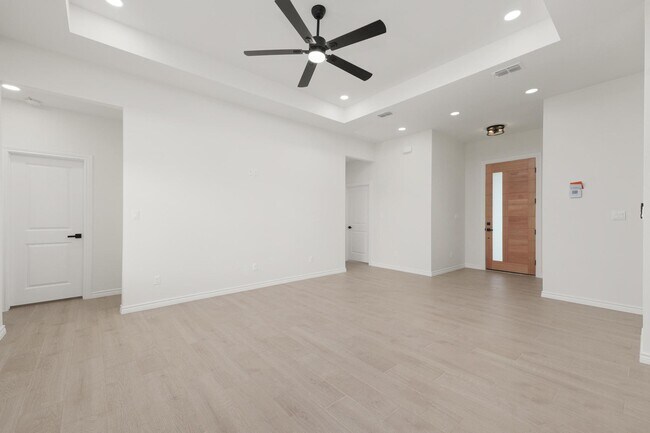 Foto del edificio - 120 Hope Dr