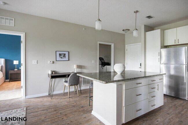 Foto del edificio - 2300 Tapestry Park Dr